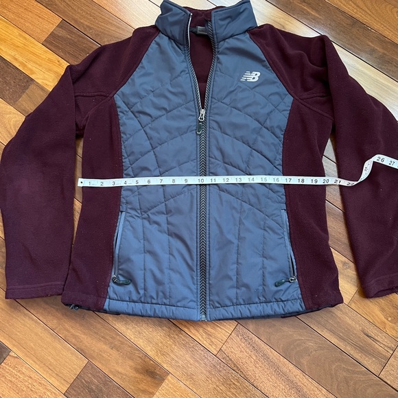 New balance, size large fleece zipper up - Picture 3 of 6